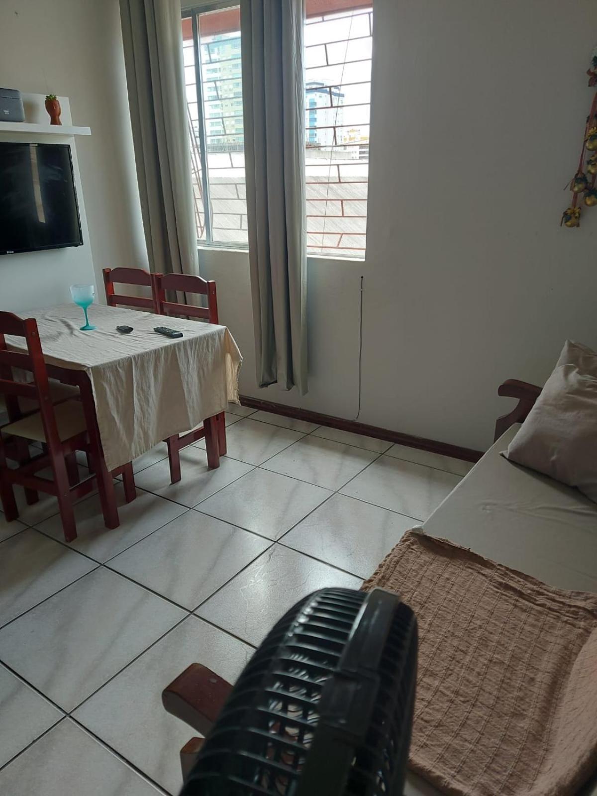 Apto No Calcadao De Apartment *